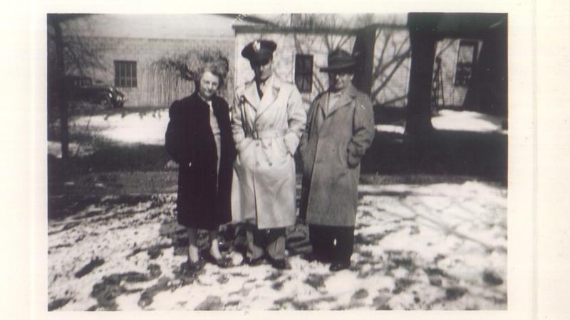 2e Luitenant Lanphier met zijn ouders in de VS (Bron: Pats Vollenhove)