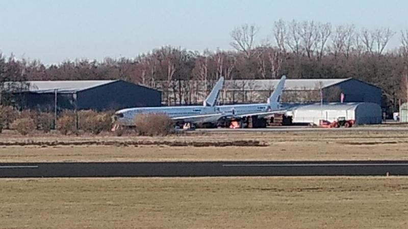 Hangar AELS vanaf de kiekbeult.