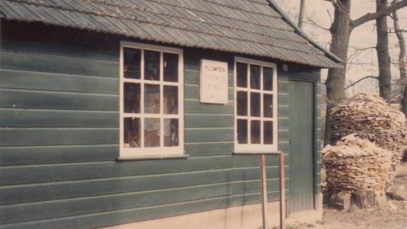 Klompenmaker Bel, werkplaats aan de Windmolenweg 51